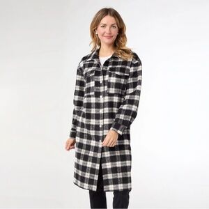 Coco+Carmen Stylish Black and White Long Houndstooth Coat Shacket . Size L-XL.